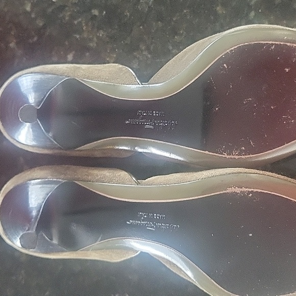 Salvatore Ferragamo green suede heels - Picture 5 of 7